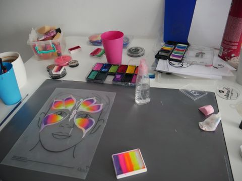 bezpieczne, hipoalergiczne farby do twarzy i ciała, zmywalne - pełna rozdzielczość